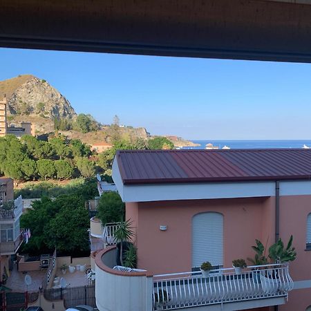 Residence La Fenice Ff Giardini-Naxos Buitenkant foto