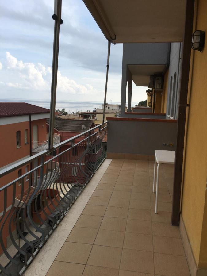 Residence La Fenice Ff Giardini-Naxos Buitenkant foto